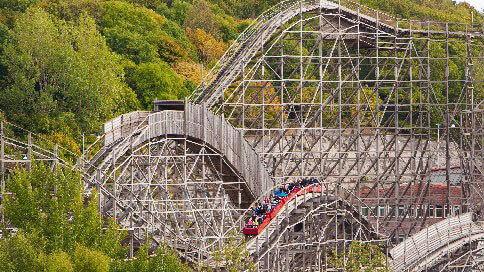بازی ترن هوایی چوبی شهربازی گوتنبرگ liseberg
