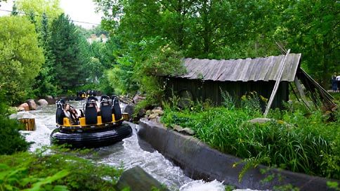 موج سواری دسته جمعی در شهربازی liseberg göteborg